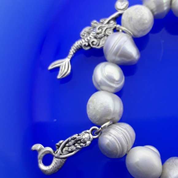 Mermaid Pearl Stretch Charm Bracelet - Picture 3 of 5